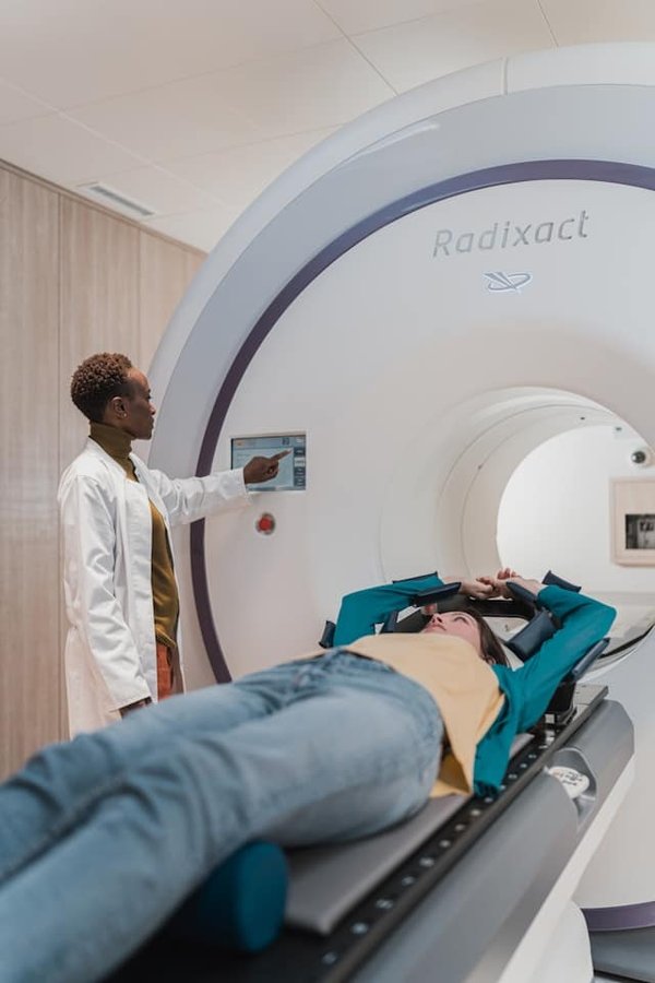 Quelles sont les implications de l'utilisation des réseaux neuronaux pour le diagnostic médical automatique?